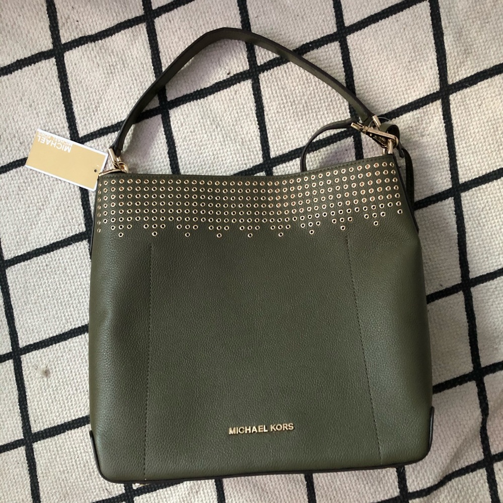Michael Kors Hayes Large Bucket Shoulder Bag